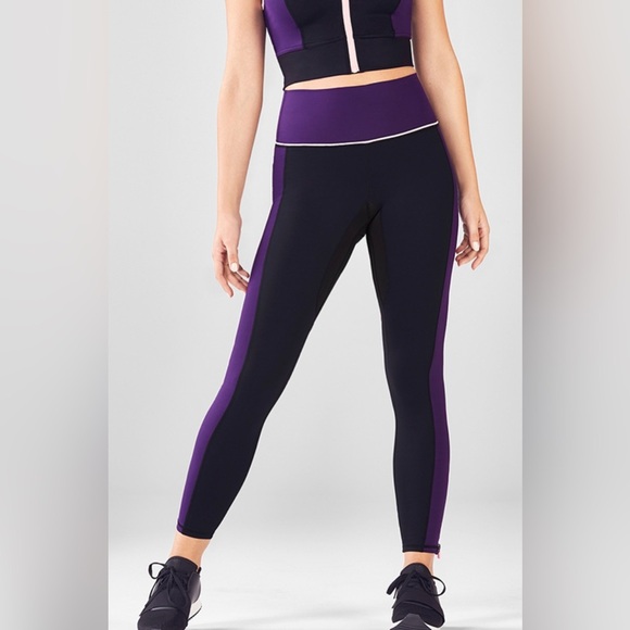 fabletics Demi Lovato 2 two piece activewear outfit- crop top leggings NWT NEW - Picture 2 of 12